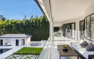 منزل فلويد مايويذر في بيفرلي هيلز يعود إلى السوق.. تعرف على السعر المعلن