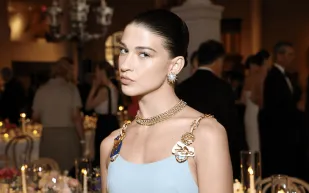 هل يدوم حب أبناء المليارديرات؟ فيبي غيتس تجيب بانفصالها عن آرثر دونالد (فيديو)