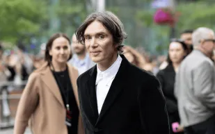 فيلم STEVE لـ كيليان مورفي يثير الجدل.. فما قصته؟  (فيديو)