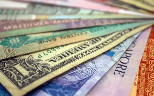 استقرار أسعار العملات في السعودية اليوم  الأحد 14 سبتمبر 2025