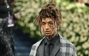 Christian Louboutin تراهن على النجم جايدن سميث في منصب تاريخي