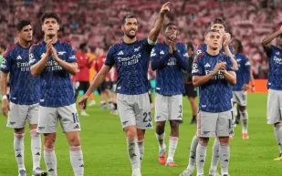 آرسنال يواجه مانشستر سيتي بتشكيلة منقوصة.. وموقف ساكا غامض