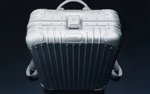 ريموفا تطلق حقيبة الظهر الأصلية المصممة من الألمنيوم الأسطوري.. كم سعرها؟