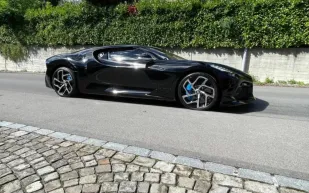 Bugatti La Voiture Noire تُعرض للبيع للمرة الأولى عالميًا (فيديو)