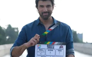 بعد غياب.. إنجين أكيوريك يطل من جديد في "الأراضي الخصبة"