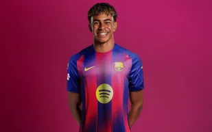 من ملعب الكرة إلى ساحة السلة.. لامين يامال يُظهر جانبًا جديدًا من شخصيته الرياضية (فيديو)