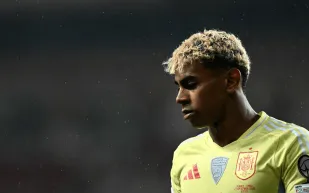 لامين يامال يواجه أزمة فقدان جواز السفر بعد فوز تاريخي مع إسبانيا