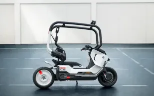 دراجة BMW Vision CE .. خطوة نحو تنقل حضري بلا خوذة (فيديو)