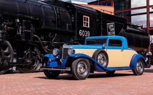 نسخة نادرة من Marmon Sixteen Coupe تصل المزاد بعد ترميم استثنائي