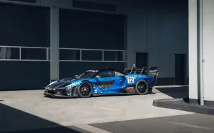 أول نسخة من ماكلارين سينا GTR معروضة للبيع في ميونيخ بهذا السعر