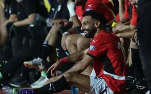 قبل موقعة بوركينا فاسو.. محمد صلاح يوثق أجواء معسكر منتخب مصر بلقطة وتعليق طريف