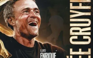 حفل الكرة الذهبية.. لويس إنريكي يتوج بجائزة يوهان كرويف لأفضل مدرب 2025