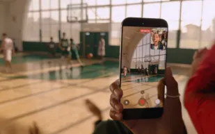 Dual Capture في آيفون 17.. تجربة تصوير مزدوجة لصناع المحتوى