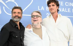 استوحِ إطلالتك اليومية الأنيقة من نجوم مهرجان فينيسيا