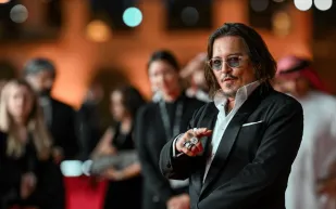 جوني ديب يخطف الأنظار بساعة Vanguart Orb Tourbillon بقيمة 225 ألف دولار