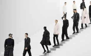 خريف وشتاء 2025: ألوان وصيحات الموسم التي تحكي قصّة أناقتك الجديدة