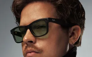 تسريب يكشف نظارات Ray-Ban الذكية من Meta بشاشة وسوار