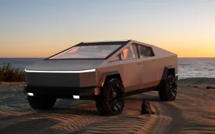 سباق من نوع خاص.. من الأقوى فعلًا: سايبرتراك أم هامر EV؟ (فيديو)