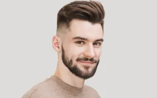 بين البساطة والأناقة.. لماذا يتجه الرجال نحو اللحية الخفيفة؟