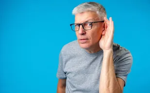 دراسة: فقدان السمع يضاعف خطر الخرف