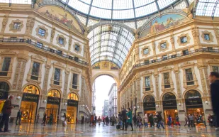 عندما يتحوّل السفر إلى حياة ملكية: أرقى الفنادق التي تُدهش النخبة