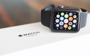 بعد إطلاقها رسميًا: تعرف على مواصفات Apple Watch Series 11 (فيديو)