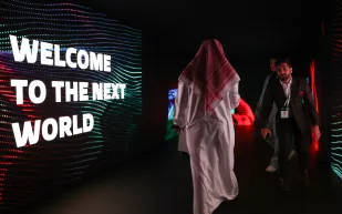 صفقة تاريخيّة: كيف يقود صندوق الاستثمارات السعودي مستقبل الألعاب مع EA؟