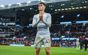 صور مزيفة بالذكاء الاصطناعي تستهدف أطفال فيل فودين.. عائلة اللاعب ترد