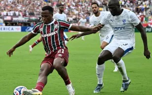 إدارة الهلال تضع شرطًا لتجديد عقد كوليبالي رغم العروض الأوروبية