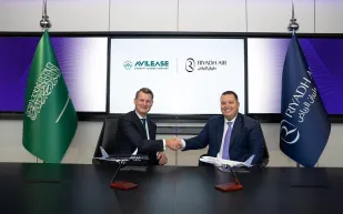 صفقة تاريخية.. طيران الرياض يحصل على أول طائرة بوينغ 787-9