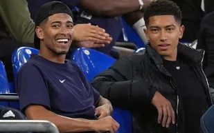 هل يفوز مانشستر يونايتد بسباق التعاقد مع جوب بيلينغهام؟