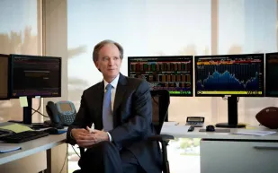  ملياردير السندات بيل غروس يحذر: الذهب لم يعد ملاذًا آمنًا