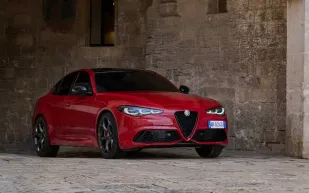 قرار مفاجئ من ألفا روميو: تأجيل جوليا وستيلفيو حتى 2027.. ما الأسباب؟