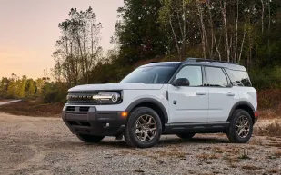 ما الجديد في برونكو سبورت 2026؟ فورد تضيف لمسة برونزية أنيقة