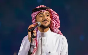 عايض يُكمل إصدار أغاني ألبومه "عايض 2025" مع أغنيتين جديدتين