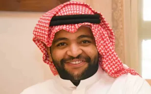 خالد المظفر يفاجئ لجنة "شاعر المليون" بقصيدة وغناء مؤثر (فيديو)