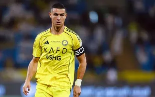 النصر السعودي يواصل تألقه ويتصدر دوري روشن بفوزه على الحزم بثنائية (فيديو)