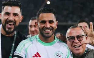 "لست رونالدو".. رياض محرز يكشف موعد اعتزاله اللعب الدولي