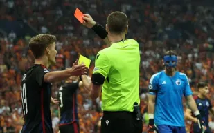 الاتحاد السعودي يكشف الحكم الدولي لكلاسيكو الهلال والشباب.. من هو كاباكوف؟