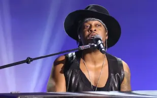 بعد وفاته.. كم تبلغ ثروة مغني الـ R&B الحائز على جائزة غرامي دانجيلو؟