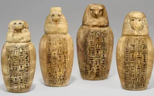 مزاد كريستيز للآثار يقلب التوقعات.. أرقام تفوق الخيال