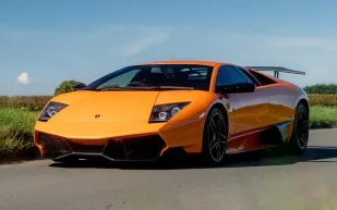 من لامبورغيني إلى فيراري.. مزادات السيارات الفاخرة تحقق مليار دولار مبيعات