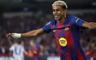 الهلال يتقدم بعرض خرافي لضم لامين يامال.. هل يتغير موقف برشلونة؟ (فيديو)