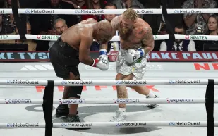 أسطورة الملاكمة مايك تايسون يخسر 700 مليون دولار.. ما السبب؟