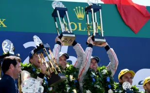 تيمو بيرنهارد يعيد بورشه إلى أمجاد لا كاريرا بانأميريكانا