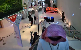 الأفلام العالمية تتراجع.. وعمل عربي يخطف الأنظار في شباك التذاكر السعودي