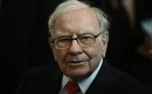 314 مليار دولار نقدًا.. لماذا يحتفظ بافيت بأكبر "كنز نقدي" في وول ستريت؟