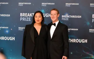 مارك زوكربيرغ يحتفل بفوز زوجته بريسيلا تشان بجائزة "مبتكر العام"