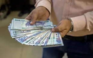 أسعار صرف العملات مقابل الريال السعودي اليوم الجمعة 17 أكتوبر 2025