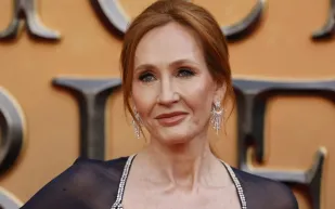 مؤلفة هاري بوتر بين كبار الأدب العالمي.. هل تفوز بجائزة نوبل؟